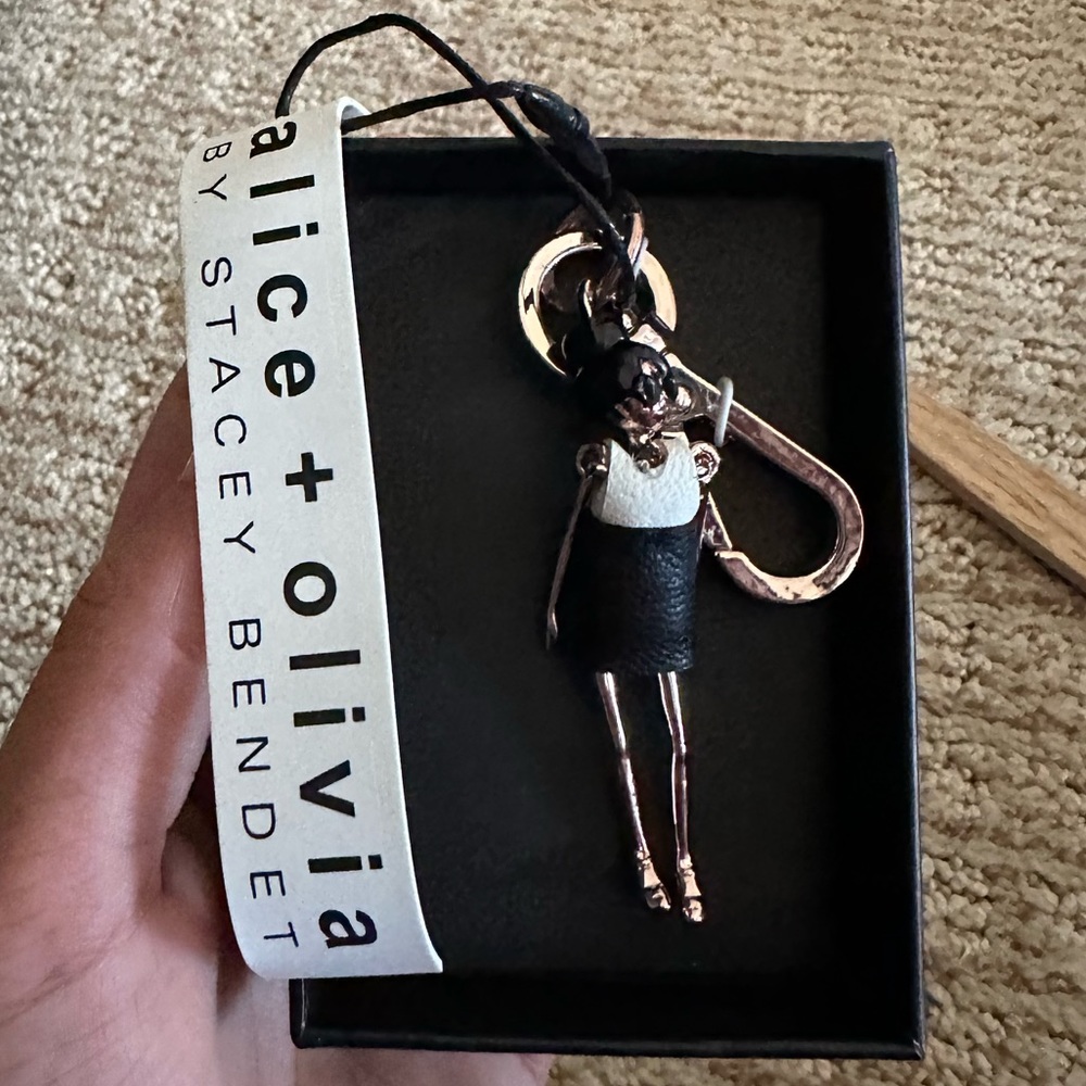 Alice & Olivia Women Body Key Chain New in Box
